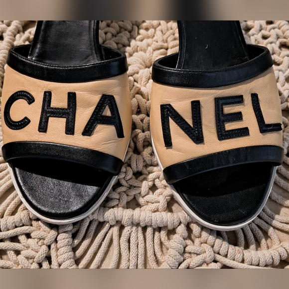 Price FIRM💯 CHANEL🖤SS19 Leather Slide Mules + PVC heel 39.5 - Picture 5 of 13